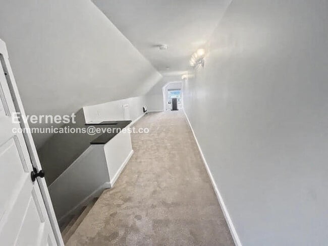 Building Photo - 430 Morrison Ave