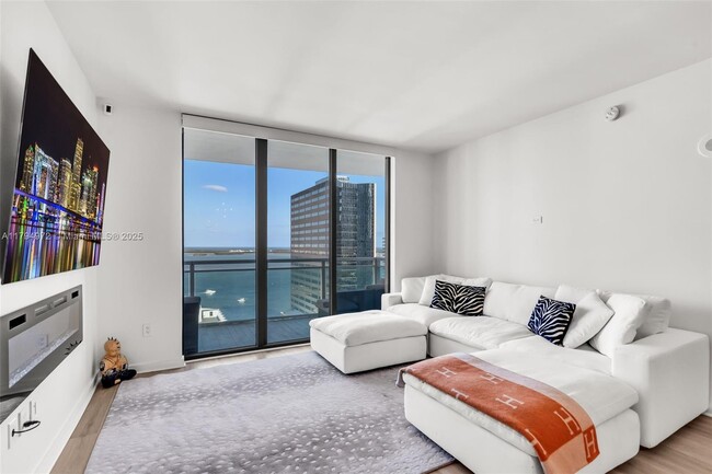 Building Photo - 951 Brickell Ave