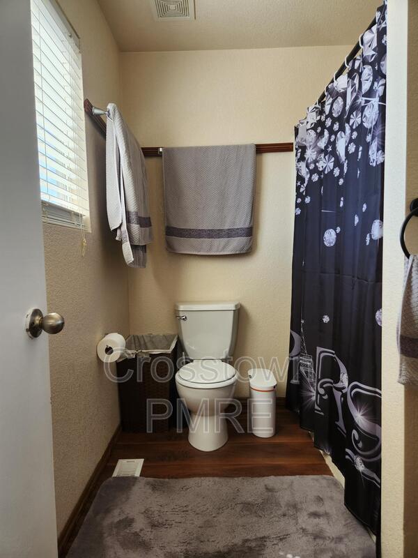 Building Photo - 1124 E 25th St