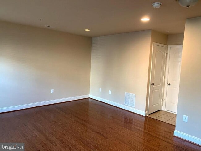 Building Photo - 11876 Country Squire Way