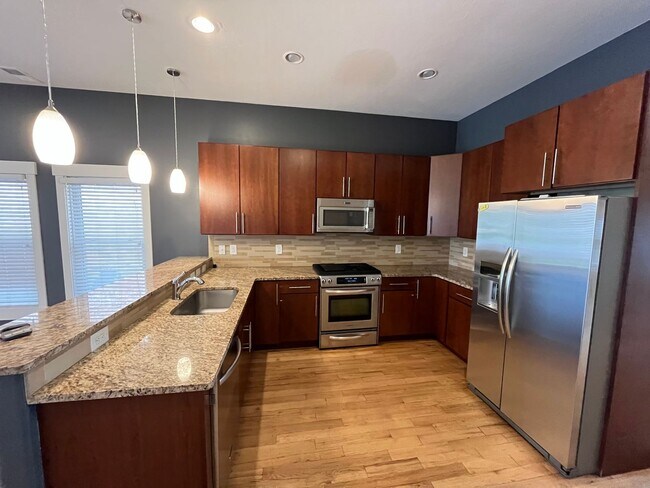 Building Photo - Great Home in Curtis Park, Just blocks to ...