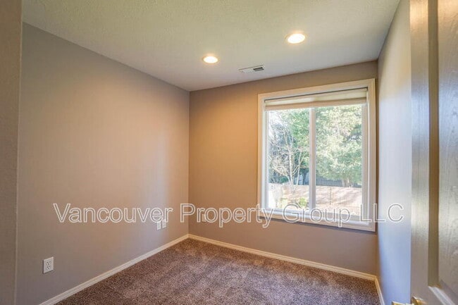 Building Photo - 2515 SE 173rd Pl