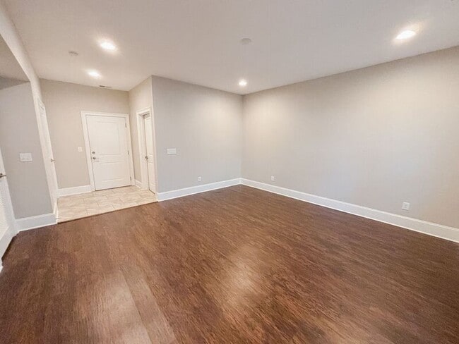 Building Photo - 1028 Bowman Woods Dr