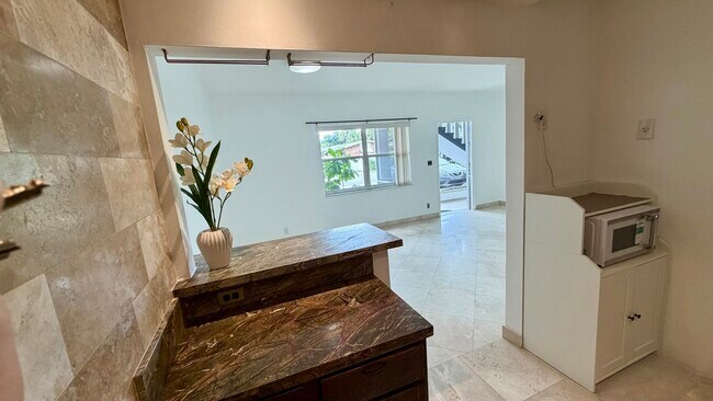 Building Photo - 2646 Polk St