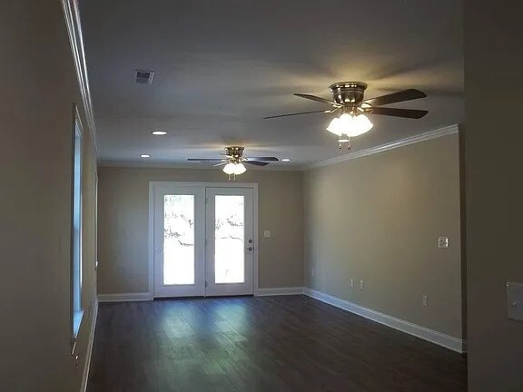 Building Photo - 235 Fairfield Ln