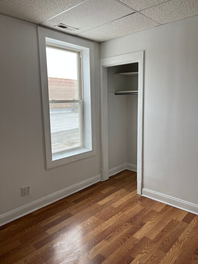 Building Photo - 3445 N Pulaski Rd