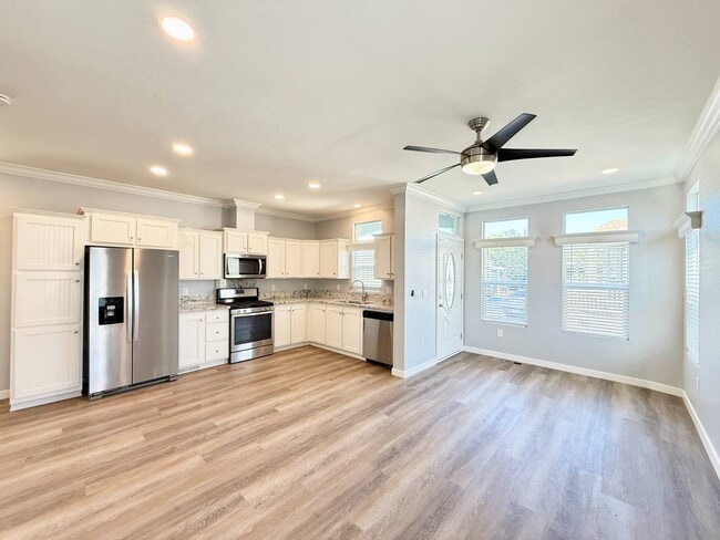 Building Photo - 80 Huntington St