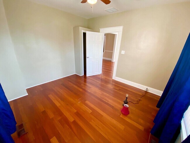 Building Photo - Charming 2 Bedroom/1.5 Bathroom Home with Large Backyard in Colgate, Baltimore, MD!