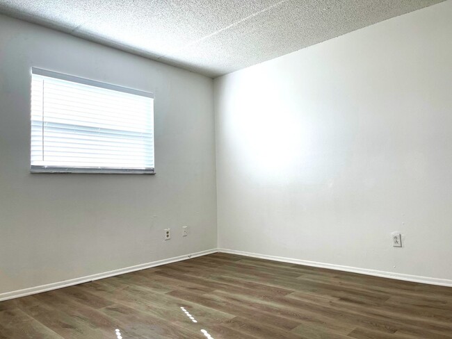 Building Photo - Palm Gardens Community