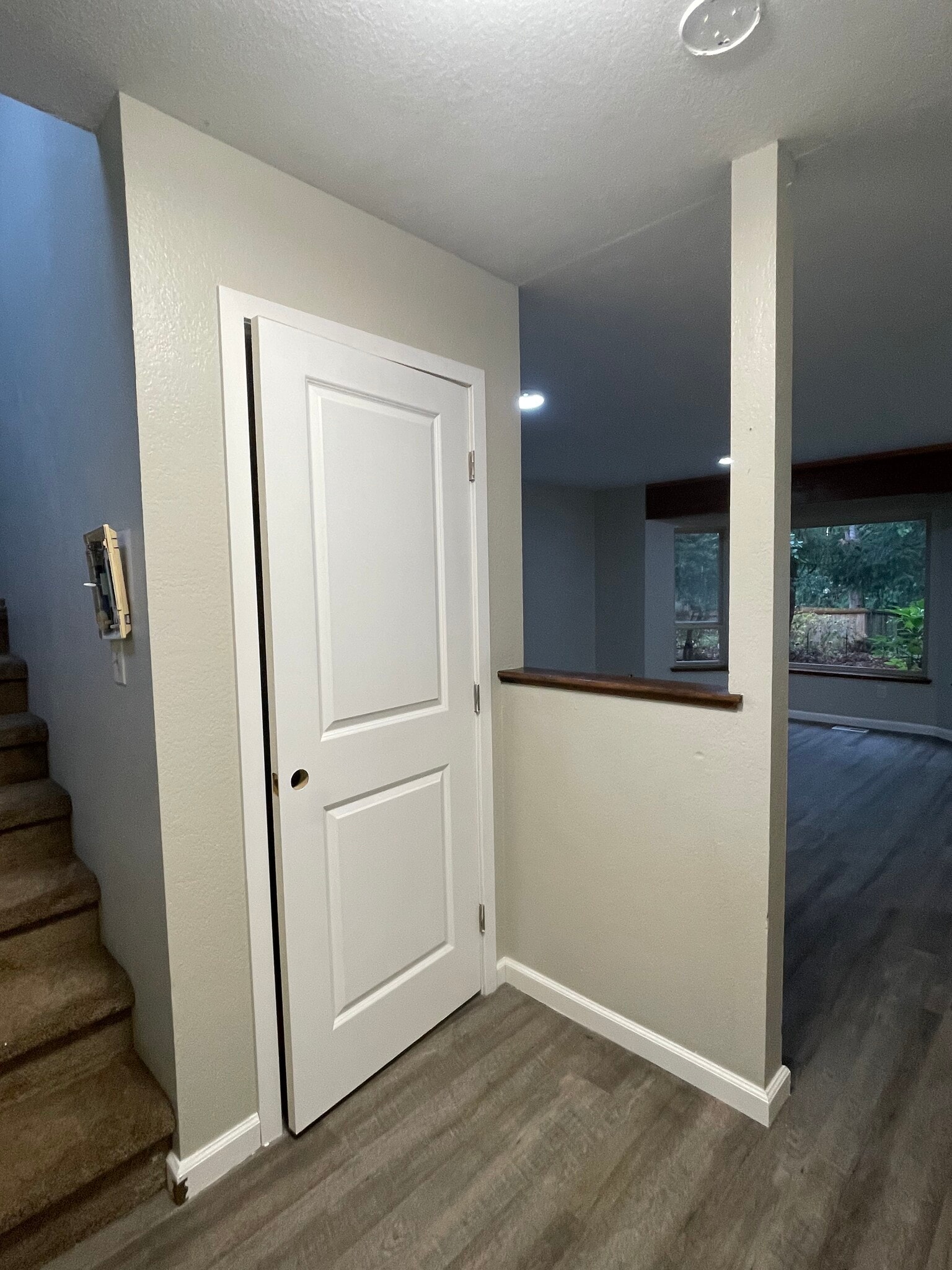 Building Photo - 14210 Beverly Park Rd