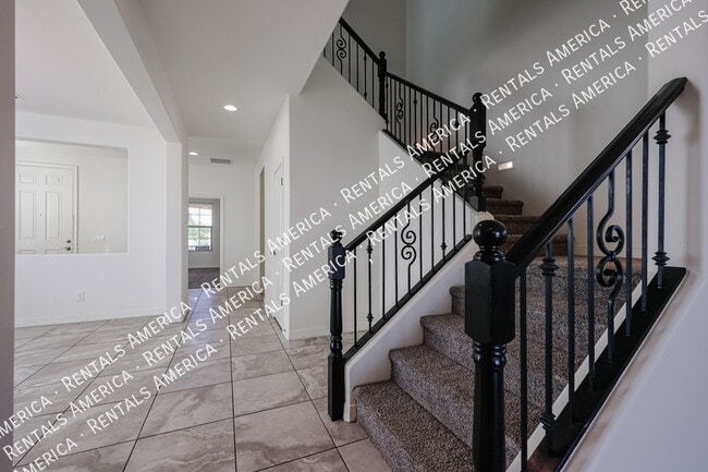 Building Photo - 17965 W Encinas Ln