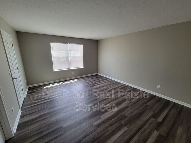 Building Photo - 837 Prescot Cir