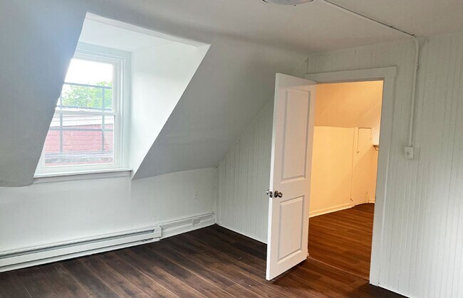 Building Photo - 2309 Clifton Ave