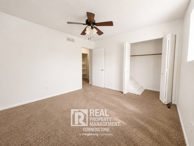 Building Photo - Spacious 2BR Townhome in Gull Lake Schools | Dog Friendly