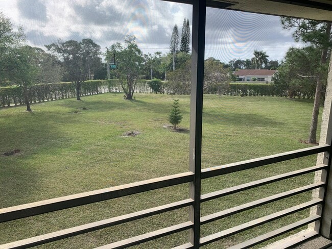 Building Photo - 4688 Oak Terrace Dr