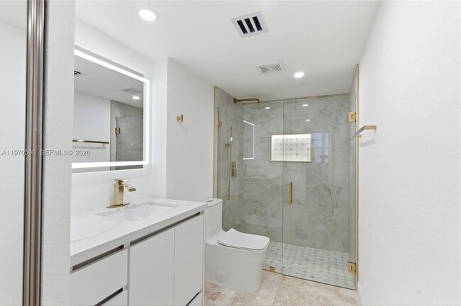 Building Photo - 5701 Collins Ave