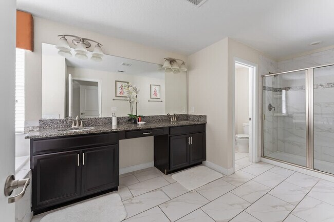 Building Photo - 4702 Sleepy Hollow Dr