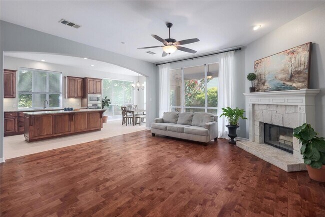 Building Photo - 2279 Fernspring Dr