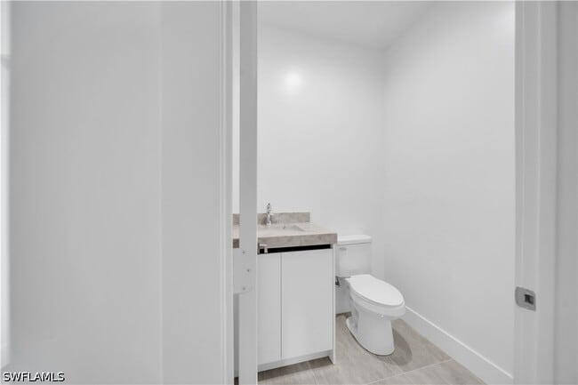 Building Photo - 828 Genoa Ave S