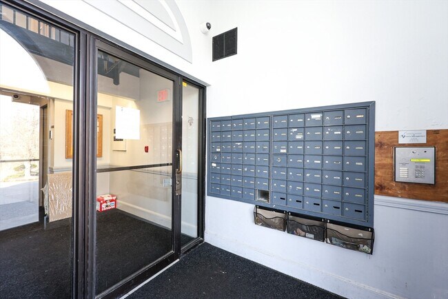 Building Photo - 195 Thomas Burgin Pkwy