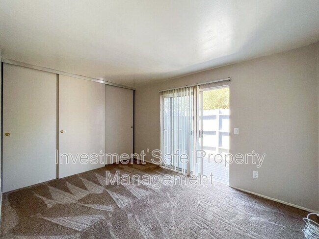 Building Photo - 2504 Gladiola Dr