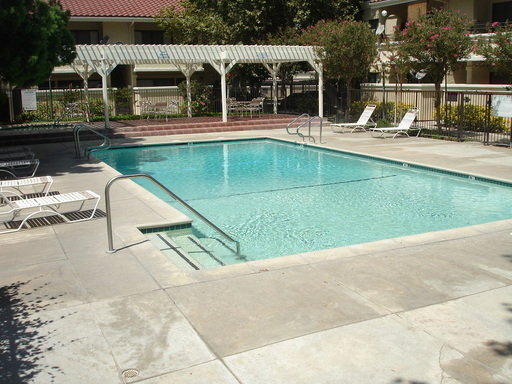 Building Photo - 1 Bedroom Condo in Canyon Country!