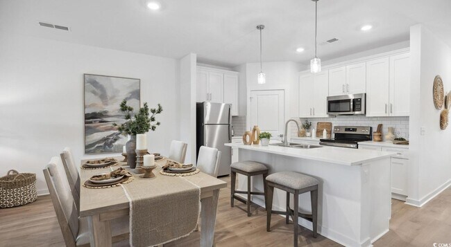 Building Photo - 31 Quaker Rdg Dr