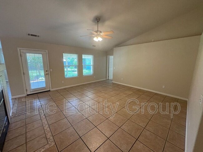 Building Photo - 3645 E Vista Dr