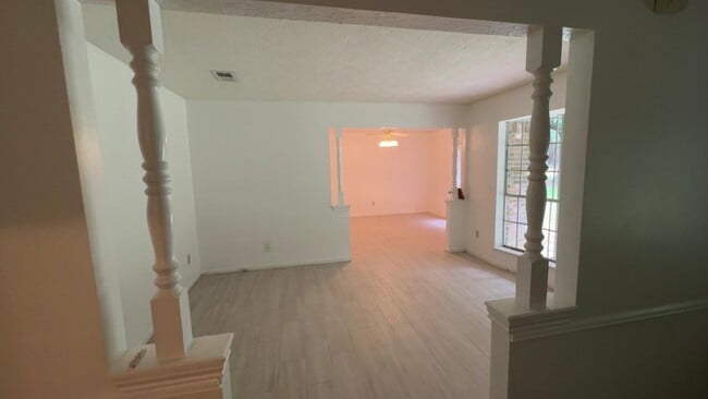 Building Photo - 22803 Trailwood Ln