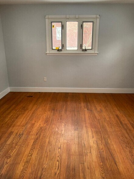 Building Photo - 2313 Vodeli St