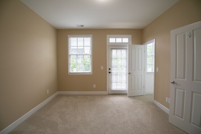 Building Photo - 1018 Rural Plains Cir