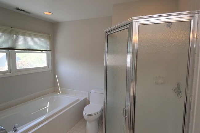 Building Photo - 42 Greystone