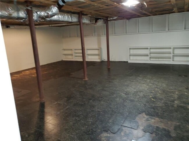 Building Photo - 318 Lynnwood Dr