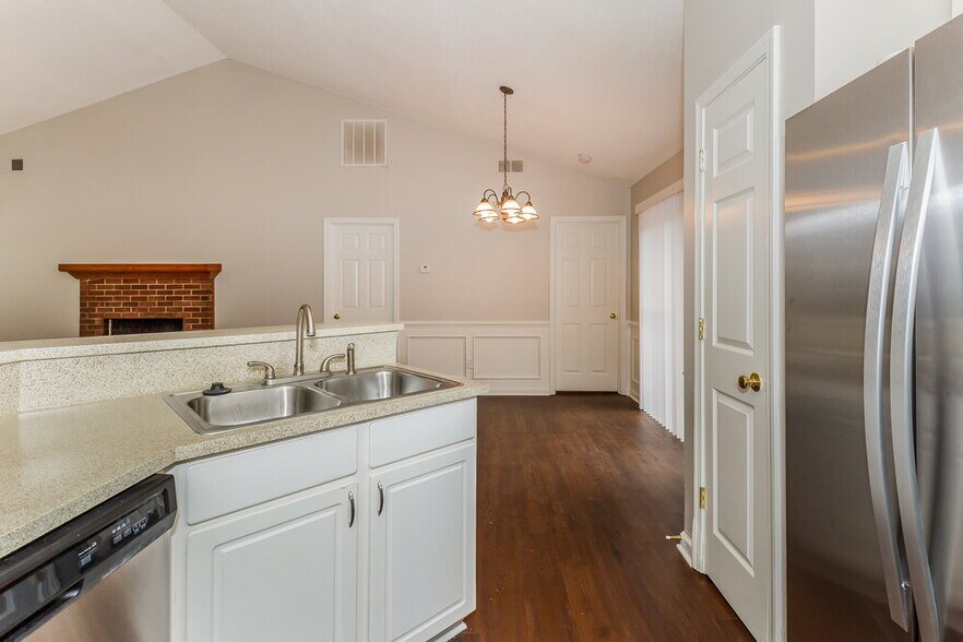 Building Photo - 14903 Cane Field Dr