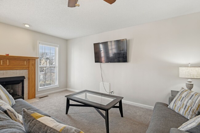 Building Photo - 1307 Bluebonnet Dr