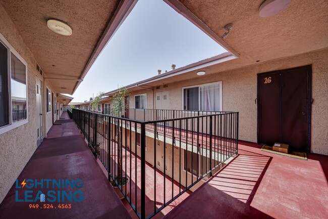 Building Photo - 13910 Sayre St