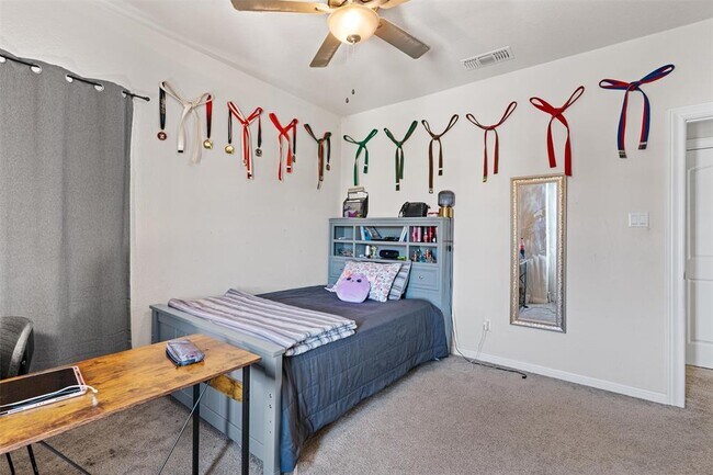 Building Photo - 113 Yellow Thistle Cv