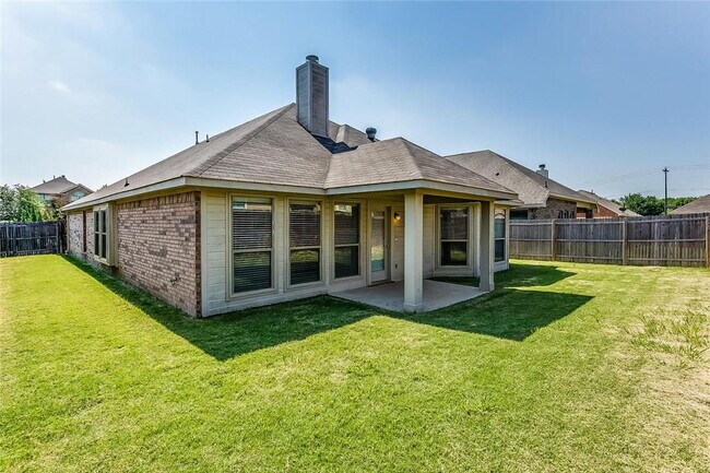 Building Photo - 3 bed, 2 Bath Home in North Fort Worth