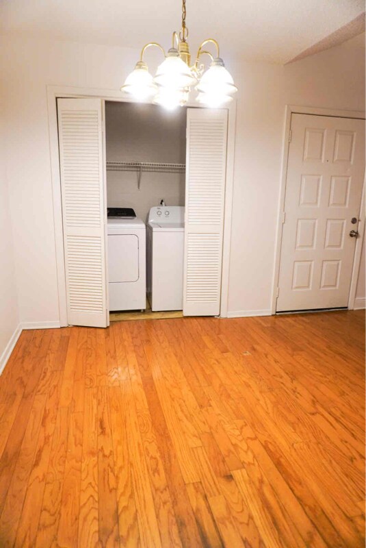 Building Photo - 8539 Longwood View Ave