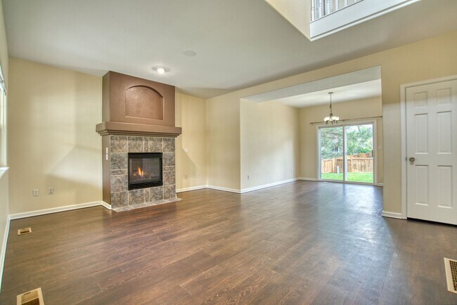 Building Photo - Charming Mill Village 3Bed/3Bath Home with...