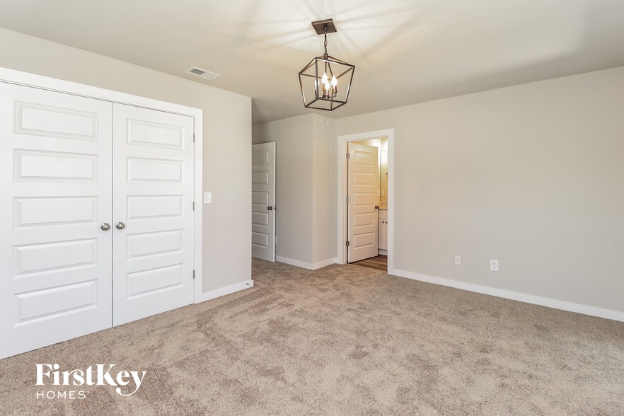 Building Photo - 320 Ridgeview Cir