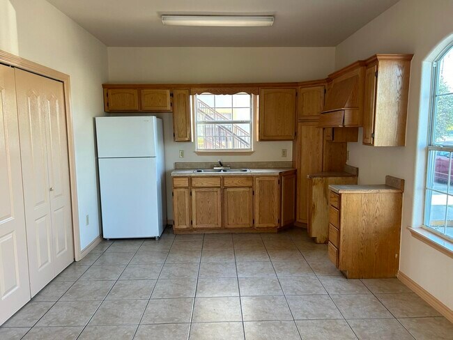 Building Photo - 2901 S Martin Ave