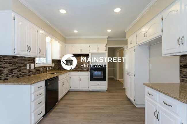 Building Photo - 5 Bedroom Pet-Friendly Home in Kansas City...