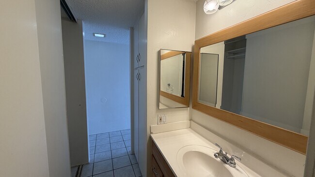 Building Photo - 3056 Rue D’Orleans