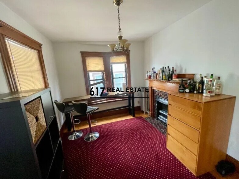 Building Photo - 449 Broadway