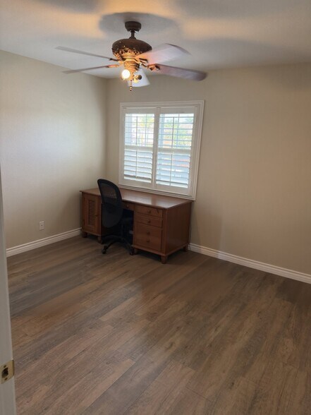 Building Photo - 42121 Delmonte St