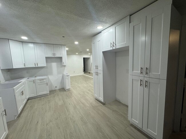 Building Photo - 6260 SW 6th St