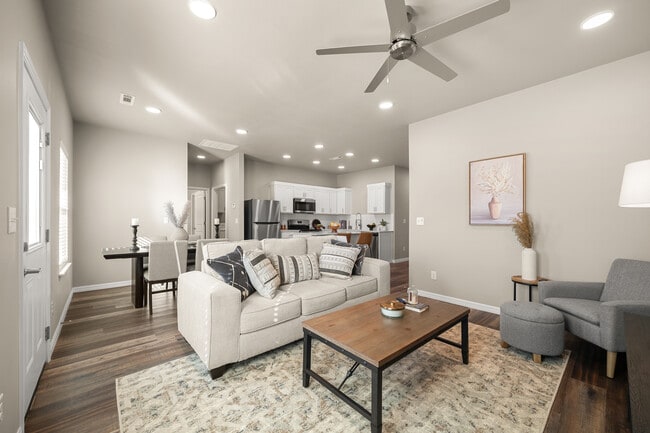 Building Photo - Villas at Palecero