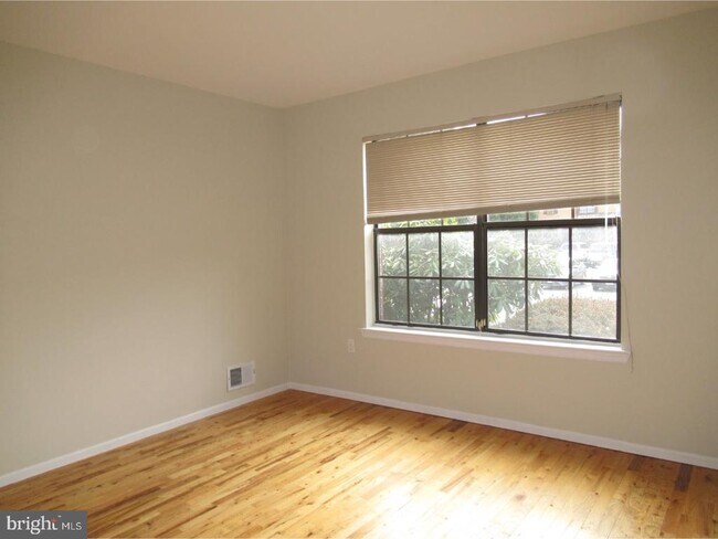 Building Photo - 30 Adele Ct