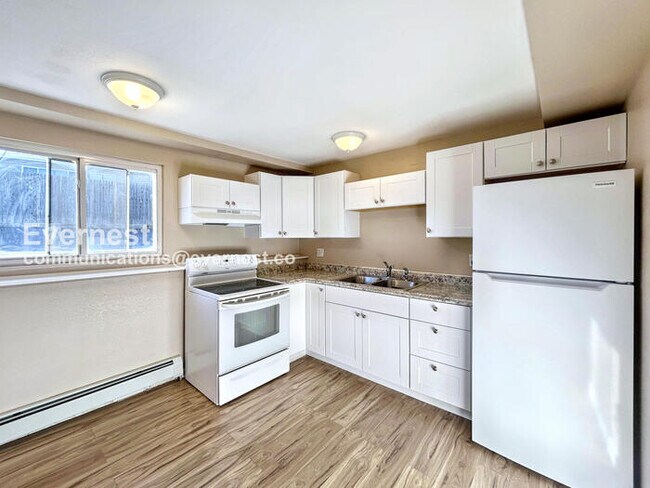 Building Photo - 1709 Hampton S